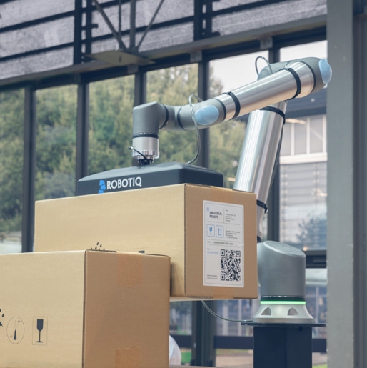 Collaborative palletizing system